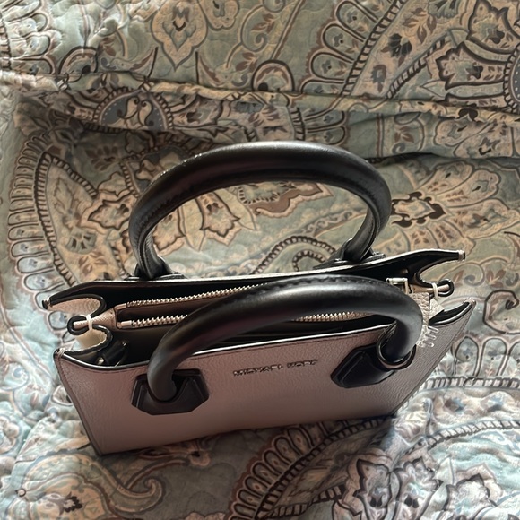 Hand bag and wallet - Picture 2 of 4